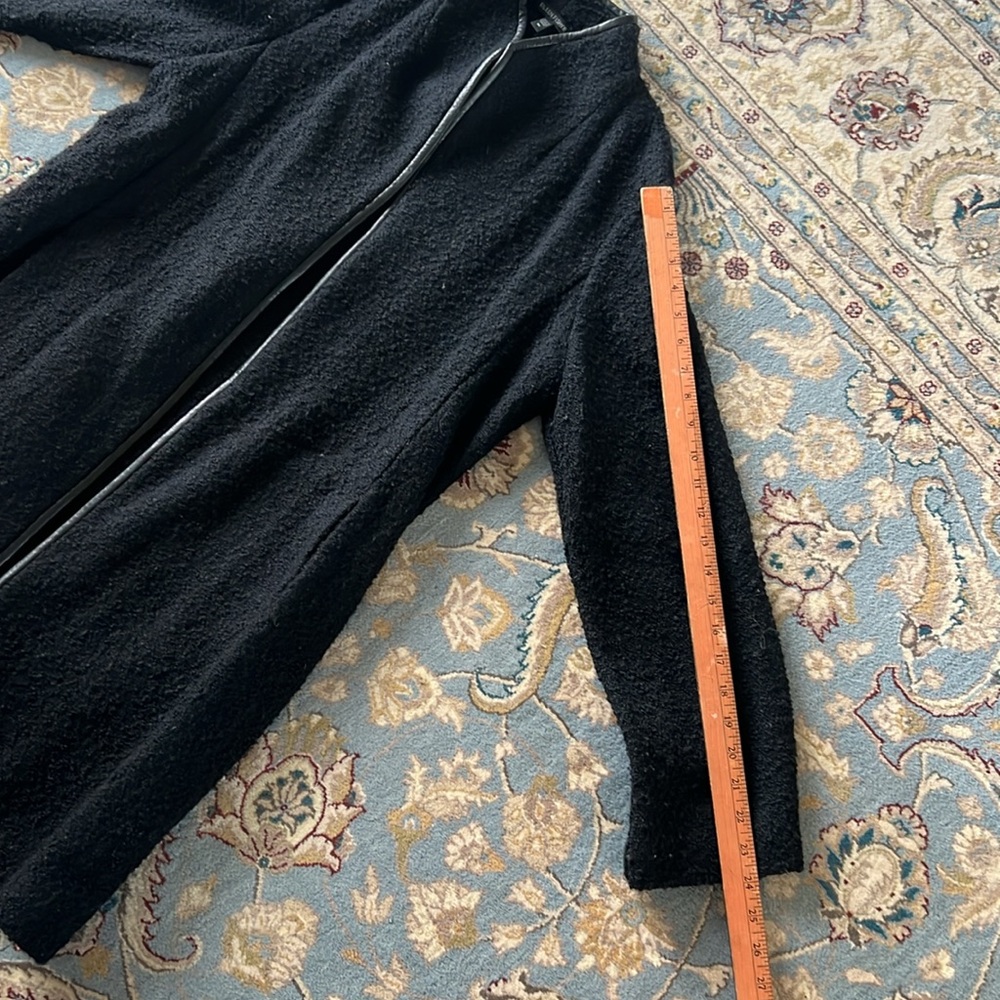 Eileen Fisher black wool boucle jacketed with leather trim - Picture 5 of 7